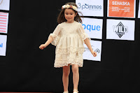 Desfile solidario de moda infantil