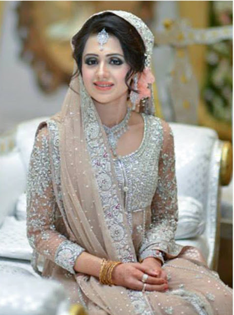 Beautiful walima dresses for bridal new fashion in Pakistan 2016-2017