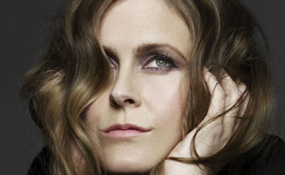 "Alison Moyet - Reassuring Pinches"