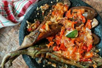 Resep Sambal Terong Bakar, Menu Makan Siang Sederhana yang Menggugah Selera