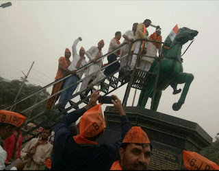 डिबाई और उसके आसपास के क्षेत्रों में महात्मा गांधी की 150 वीं जयंती पर गांधी संकल्प यात्रा निकाली गई। 