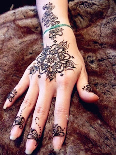 hennas zīmējumi Rīgā