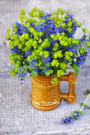 aranajment rustic galben albastru blue yellow flower arrangement summer