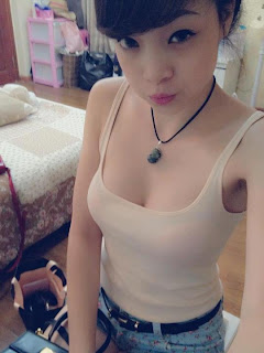 Ảnh girl xinh khoe hàng ngực khủng