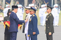 Jokowi Pimpin Upacara HUT ke-78 TNI 