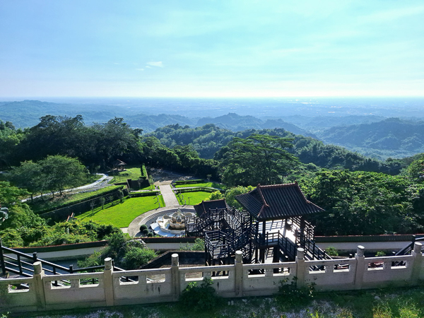 台南白河碧雲公園火山碧雲寺朝山步道，欣賞風景和夕陽熱門景點