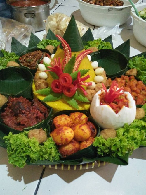 Nasi Tumpeng