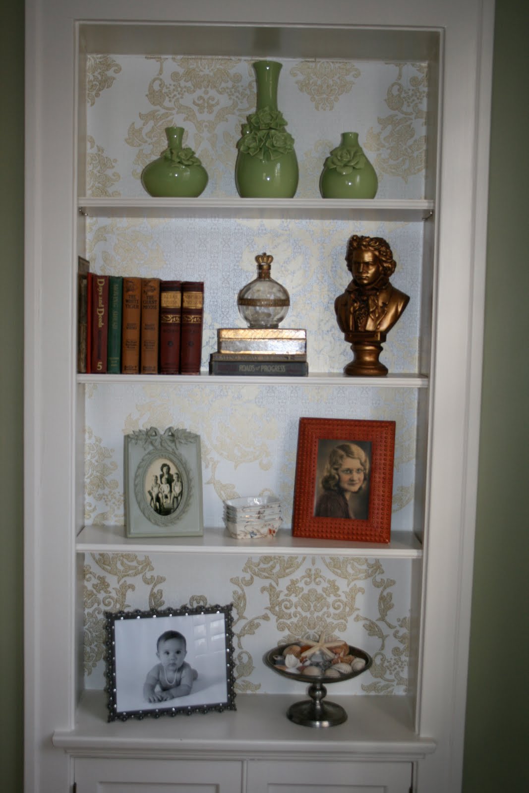 This Trompe Loeil Bookcase Is Wallpaper | PicsWallpaper.com