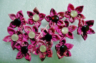 fabric brooch, brooch kain, brooch bunga kain, brooch handmade, kerongsang handmade