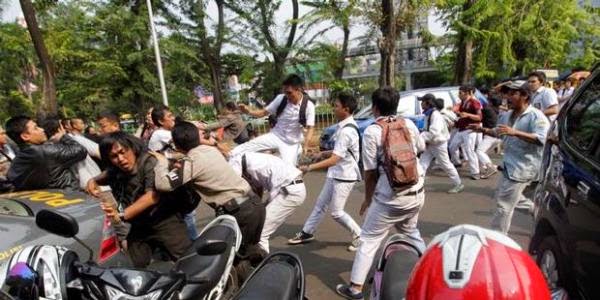 Pengertian dan Jenis Perilaku Penyimpangan Sosial 