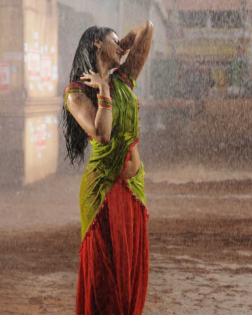 Shruti Hassan Hot Photos in GabbarSingh Exclusive