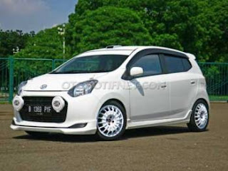  Modifikasi  Mobil  Daihatsu  Ayla  Bagian Body Dengan Stiker Keren