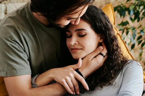 10 hábitos de casais felizes que fortalecem o relacionamento