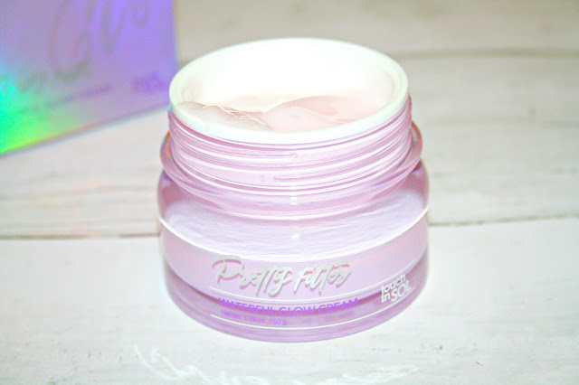 touch in SOL Pretty Filter Waterful Glow Cream