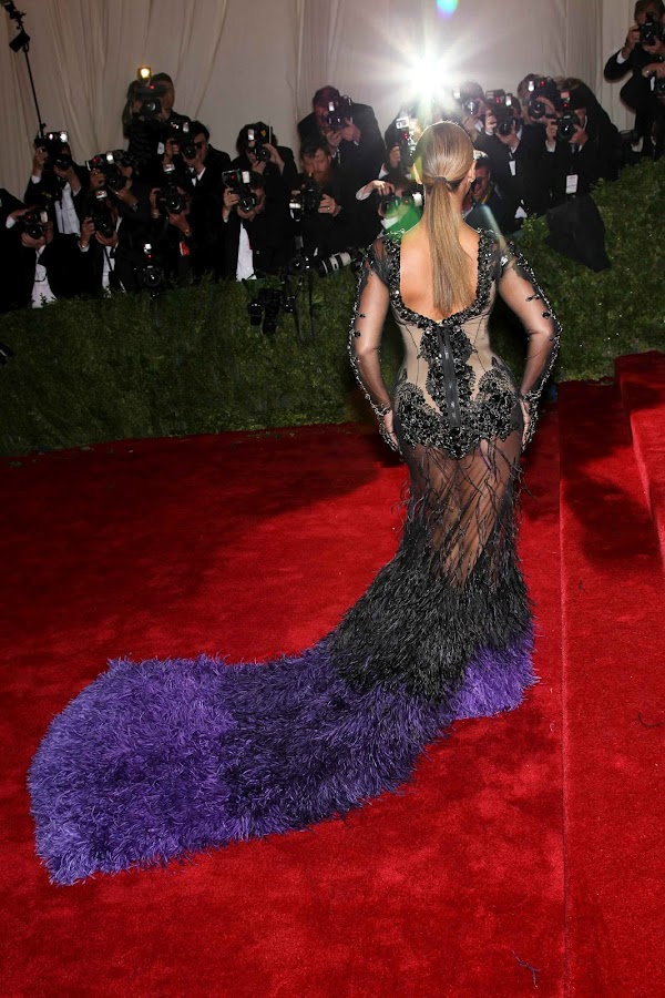 Beyonce is one big ass peacock 