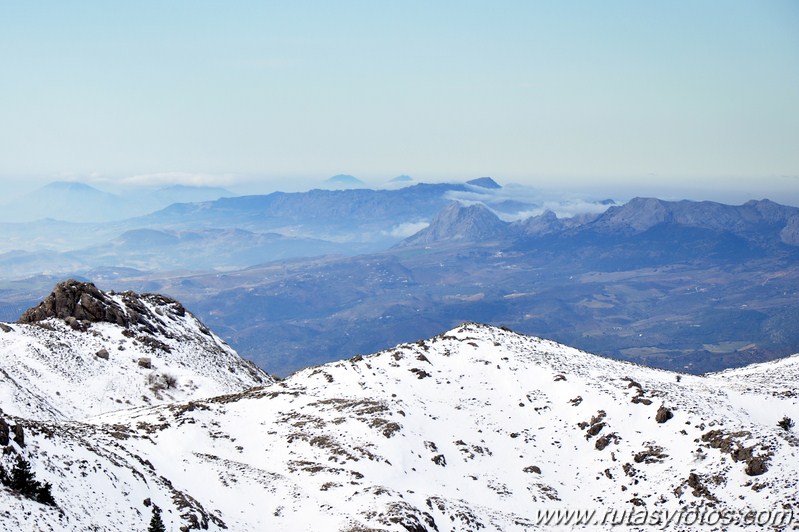 Subida a la Maroma desde el Robledal