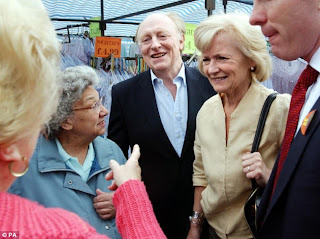 Neil Kinnock meets a couple of bigots amongst the nighties!