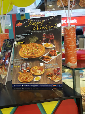 Ramadhan offers in Singapore 2017. Ramadhan offers at takeaway pizza parlour Pezzo.