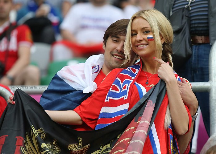 hot russian supporter girl woooow she s sooo perrty sweety russian    football blogspot russian