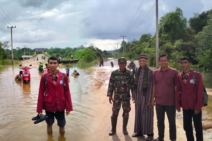 Putuskan Jalan Penghubung Desa Sotol-Tambak, Mahasiswa Pelalawan Minta Pemerintah Daerah Serius Tangani Banjir