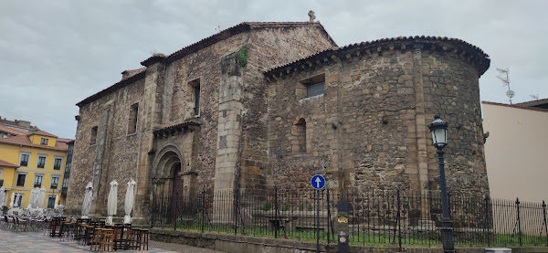 Iglesa Vieja de Xabugo en Avilés. Camino del Norte