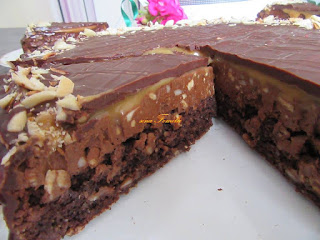 Snickers cake