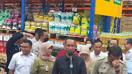 Jelang Nataru, Plt Gubernur DKI Jakarta Cek Harga Sayur Mayur di Pasar Induk