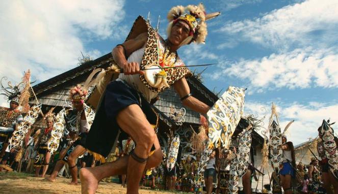 DAYAK BORNEO: SUKU DAYAK KENYAH