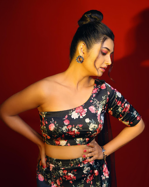 Prajakta Mali bollywood actress hot stills