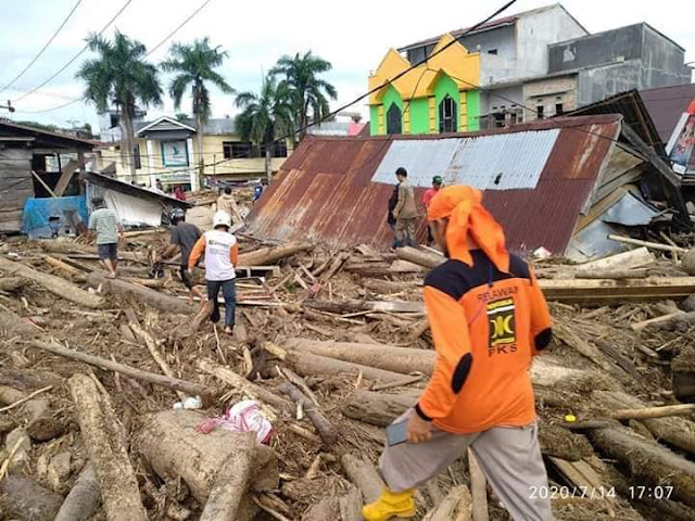 Banjir Bandang Masamba, Relawan PKS Telah Hadir di Lokasi Bencana