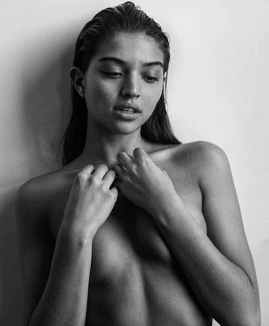 Hot Colombian model Daniela Lopez Osorio topless instagram photo