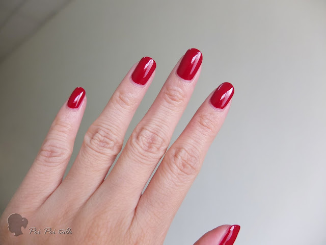 essie-gel couture-bubbles only-試色