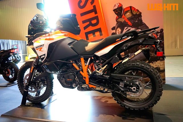 2017 KTM Motorcycle 1290 Super Adventure R and 690 Enduro R Racing To The Top,Showing at International Motorcycle Show Long Beach 2017 @Motorcycleshows #IMS #KTM