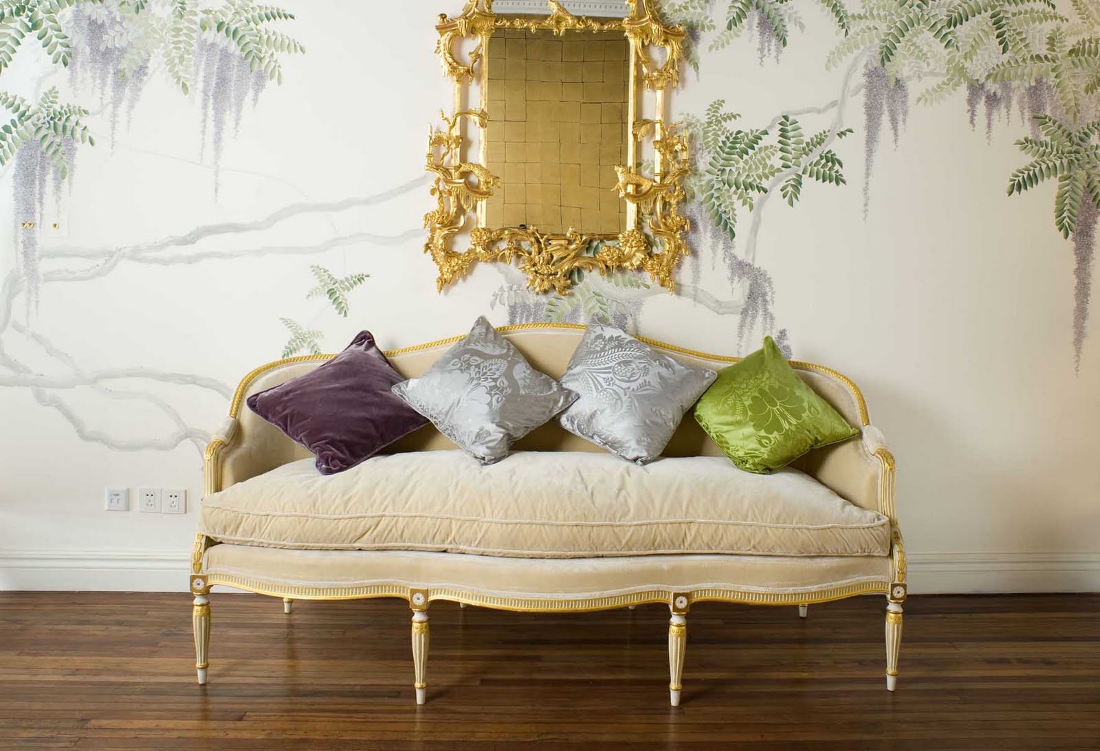 ... wallpaper-french-settee-pillows-gold-mirror-eclectic-home-decor-ideas