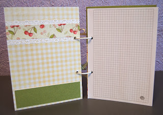 przepiśnik, notes na przepisy, zapiski kuchenne, notes dla mamy, notes ręcznie robiony, notes na przepisy ręcznie robiony, przepiśnik scrapbooking, scrapbooking, handmade, rękodzieło, wykrojnik świat pasji, wykrojnik scrapbooking, fartuszek wykrojnik, papier kapuśniaczek