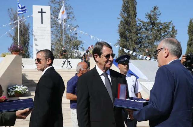 FILE PHOTO: Ο Πρόεδρος της Κυπριακής Δημοκρατίας Νίκος Αναστασιάδης στον Τύμβο της Μακεδονίτισσας, όταν πραγματοποιήθηκε η επίσημη τελετή παράδοσης των λειψάνων των 16 Ελλαδιτών πεσόντων, που επέβαιναν στο αεροσκάφος της Ελληνικής Πολεμικής Αεροπορίας «ΝΟΡΑΤΛΑΣ ΝΙΚΗ 4», στη Λευκωσία. ΑΠΕ-ΜΠΕ, ΚΥΠΕ, ΚΑΤΙΑ ΧΡΙΣΤΟΔΟΥΛΟΥ