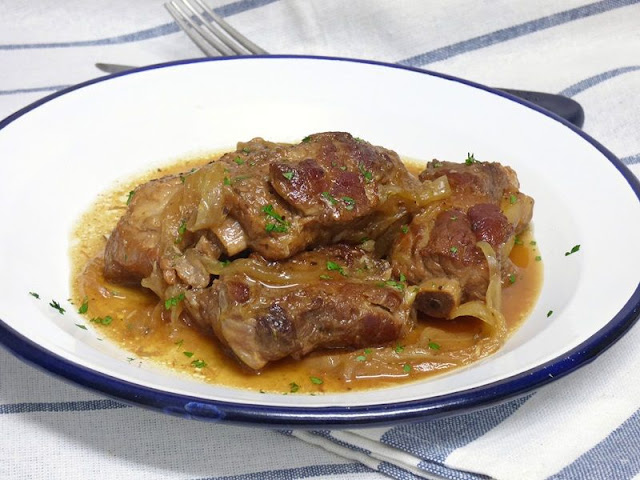 Costillas de cerdo a la sidra