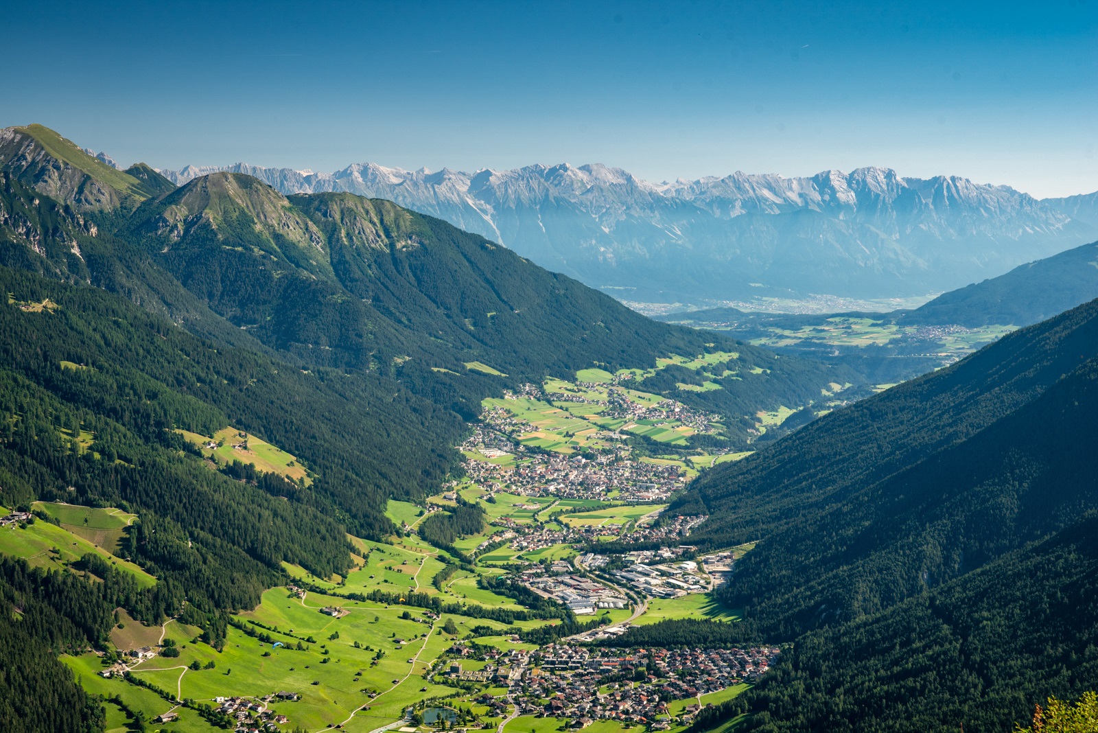 Elferhütte, widok na Karwendel, Alpy latem