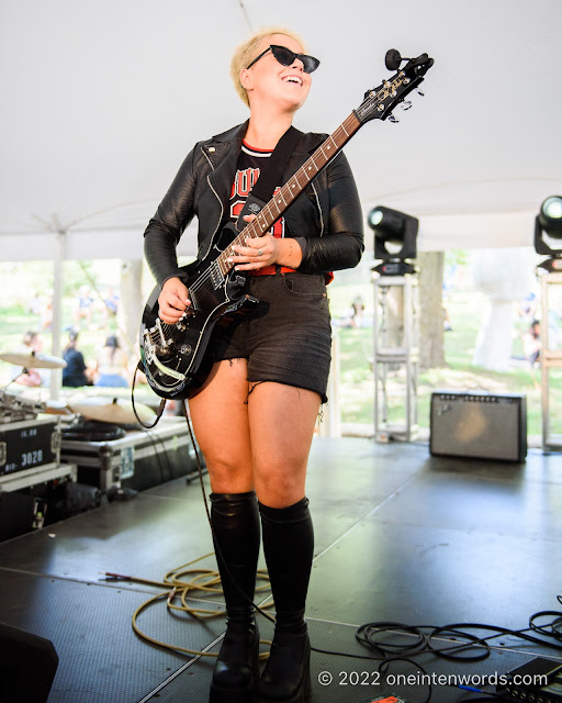Command Sisters at Riverfest Elora on August 20, 2022 Photo by John Ordean at One In Ten Words oneintenwords.com toronto indie alternative live music blog concert photography pictures photos nikon d750 camera yyz photographer