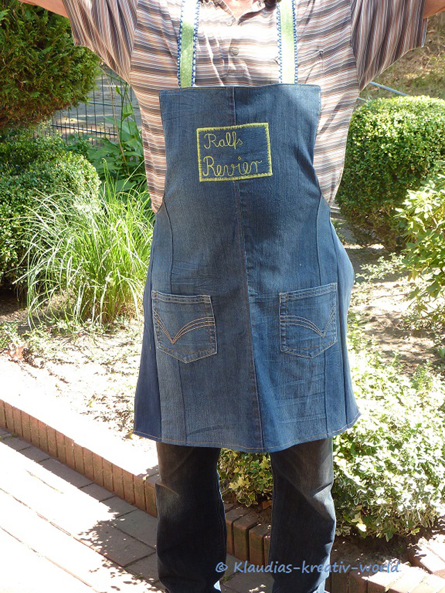 Make an apron from a pair of denim jeans ~ Klaudia's Kreativ World