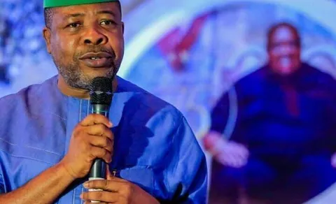 I won't be quiet any longer, I can't Compose AGF Mallami to proceed with Unlawful detainment of Nnamdi Kanu - Emeka Ihedioha end quiet