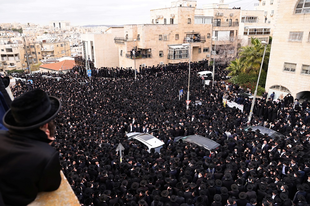 VIDEO: Masivo funeral en Israel en medio de las restricciones por el coronavirus