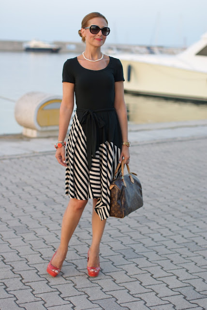 summer outfits, black and white striped dress, DKNY, coral heels, Louis Vuitton Speedy 30 bag, Fashion and Cookies