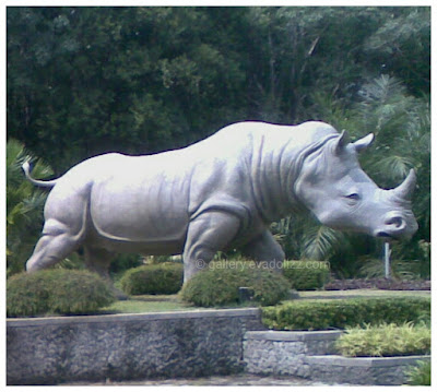 One-horned Rhinoceros, badak bercula satu, great statue