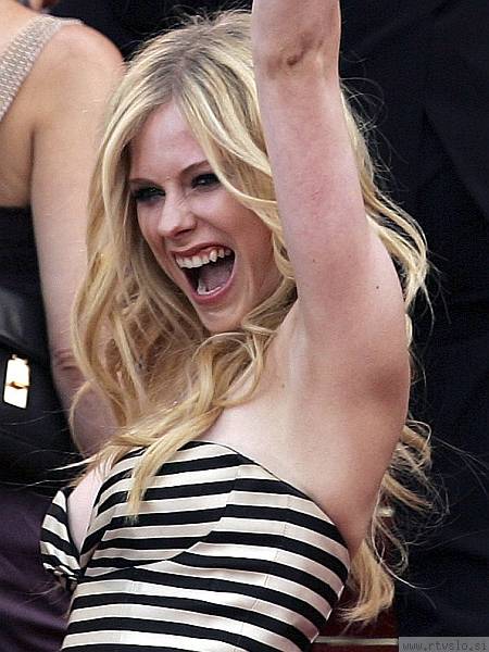 Avril Lavigne smile beautiful pictures