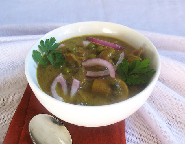 Mushroom Green Pea Curry