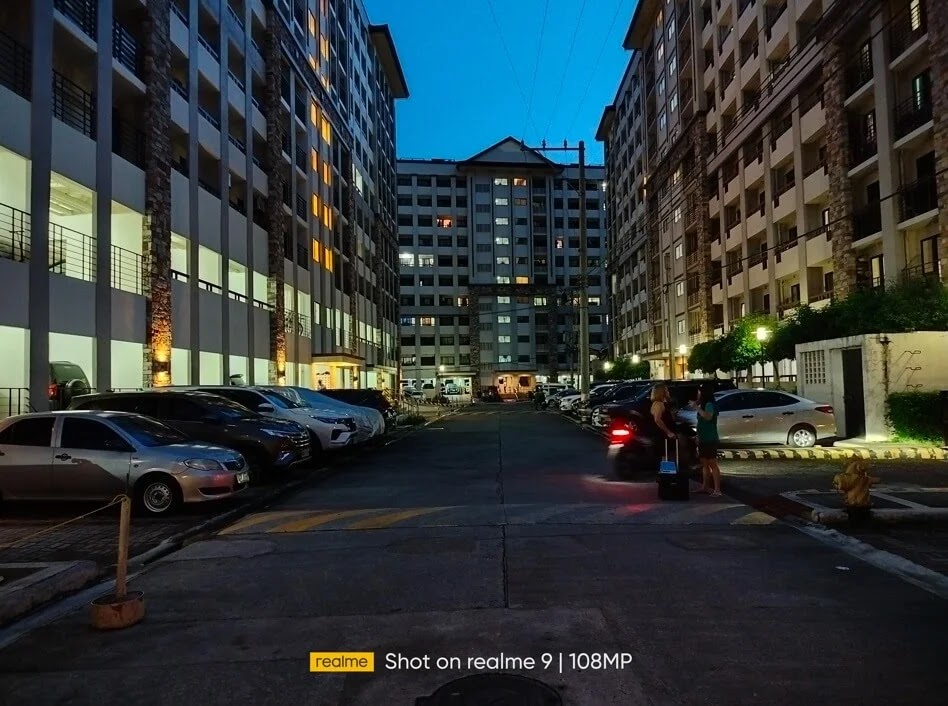 realme 9 Camera Sample - Buildings, Night Mode, 1x Zoom