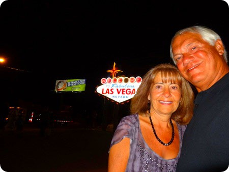 us-in-night-vegas-sign