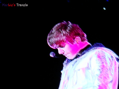 justin bieber praying israel. justin bieber praying before concert. Pray. The set list for Justin; Pray.