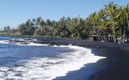 La increíble playa de arena negra en Hawái